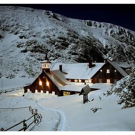 Schronisko Pttk Samotnia *