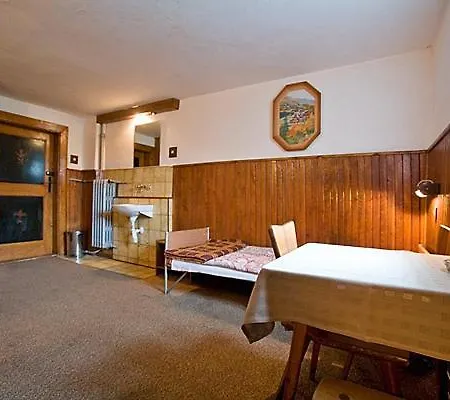 Schronisko Pttk Samotnia Auberge de jeunesse Karpacz